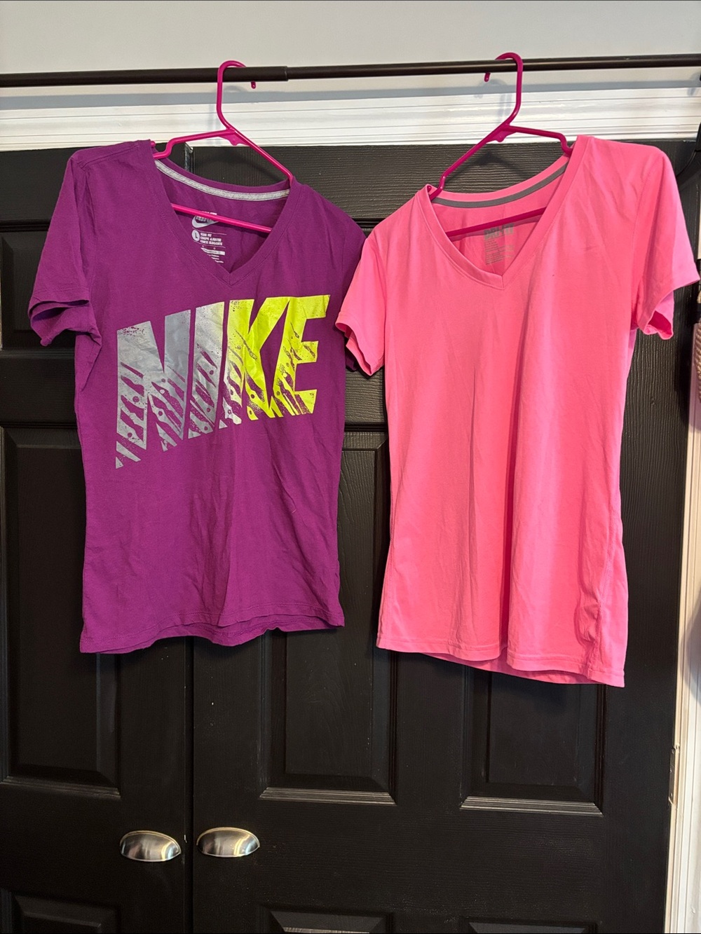 Nike Girls' Purple Graphic V‑Neck Tee with Pink V‑Neck Tee